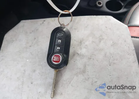 2015 Fiat 500E Battery Electric z USA, uszkodzony, nr VIN 3C3CFFGE0FT555501